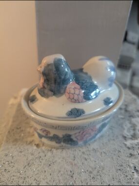Vtg Asian Ceramic Hand Painted Hen On A Nest Trinket Box/Country Kitchen Decor